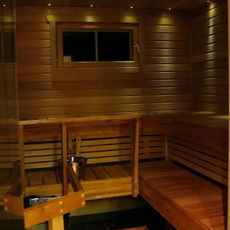 Lumia, Lomamoekki Levillae